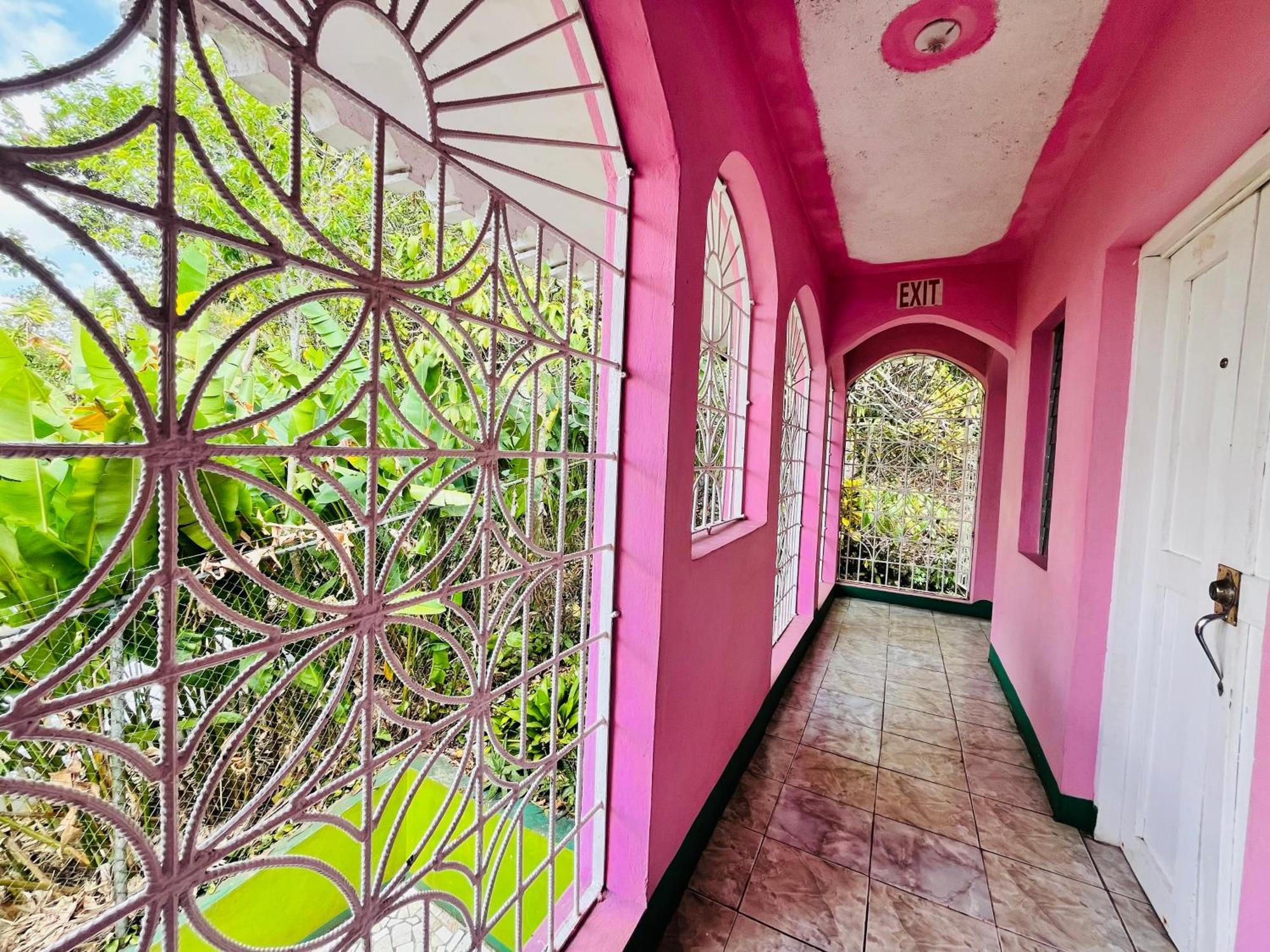 Stepney Nine Miles Cultural Hangouts And Tours מראה חיצוני תמונה